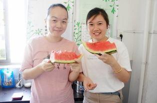 一群幸福的吃瓜群眾是什么歌,揭秘“一群幸福的吃瓜群眾”背后的歌曲魅力